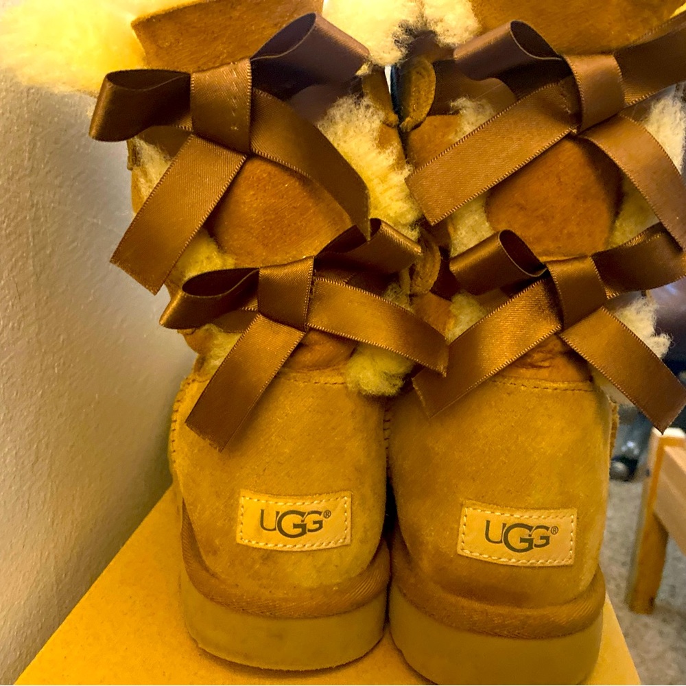 Size 10 women Uggs